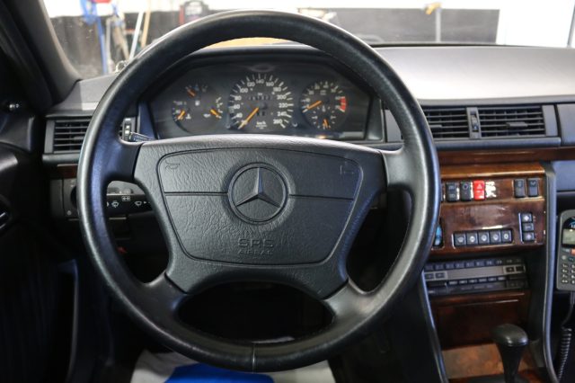 MERCEDES-BENZ 500 E CAT W124 "" ASI STORICA "" RAR - foto 22