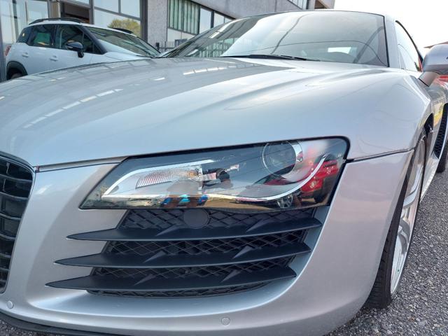 AUDI R8 4.2 V8 FSI quattro R tronic Immagine 4