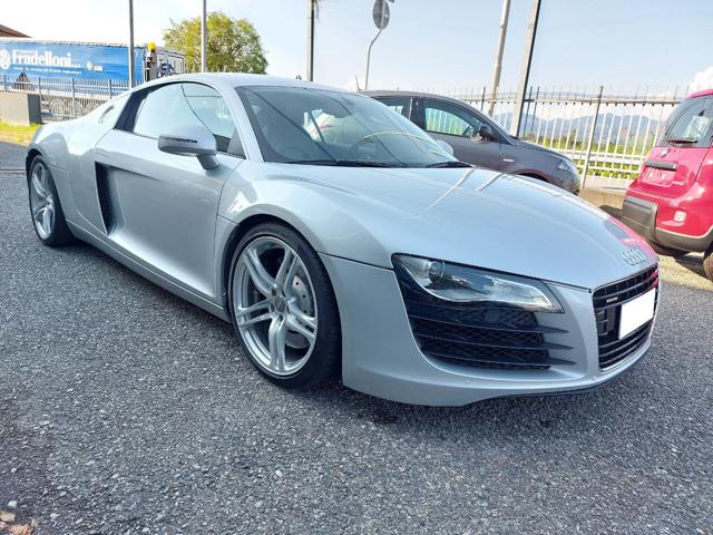 AUDI R8 4.2 V8 FSI quattro R tronic Immagine 3