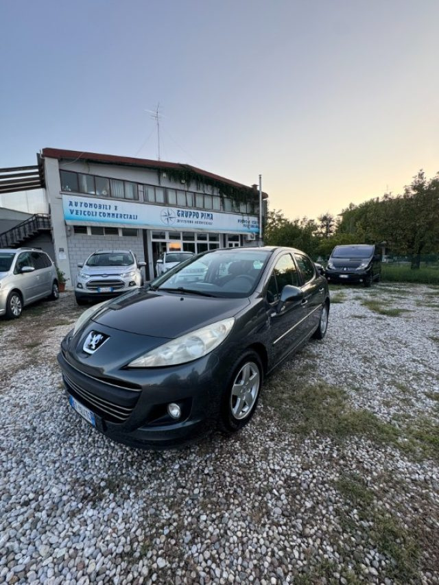 PEUGEOT 207 1.4 8V 75CV 5p. Millesim 200 Immagine 1