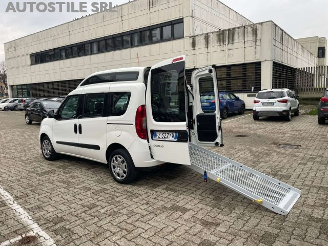 FIAT Doblo 1.6 MJT 16V 120CV Lounge XL   **TRASPORTO DISABILI Immagine 3