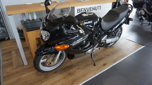 SUZUKI GSX 600 F . Immagine 0