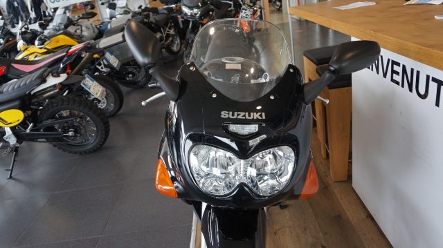 SUZUKI GSX 600 F . Immagine 4