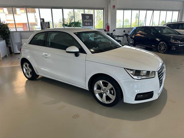 AUDI A1 1.4 TDI Admired Immagine 2