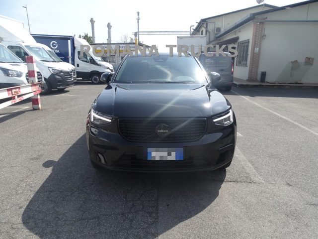 VOLVO XC40 B3 automatico Ultra Black Edition -PRONTA CONSEGNA Immagine 1