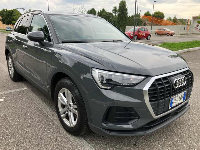 AUDI Q3 2.0 TDI 150 CV S tronic Business Immagine 2