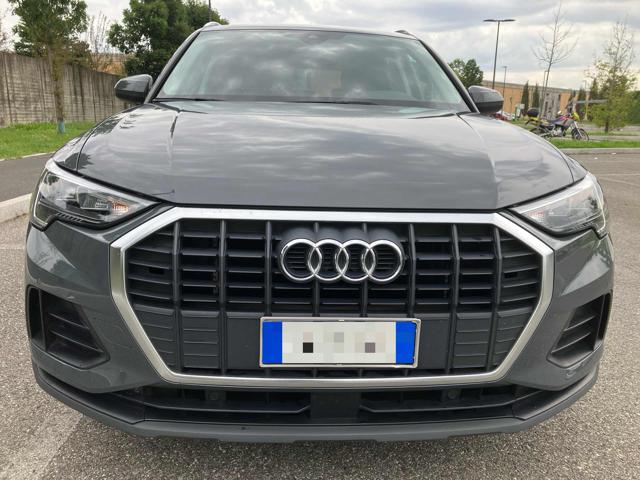 AUDI Q3 2.0 TDI 150 CV S tronic Business Immagine 1