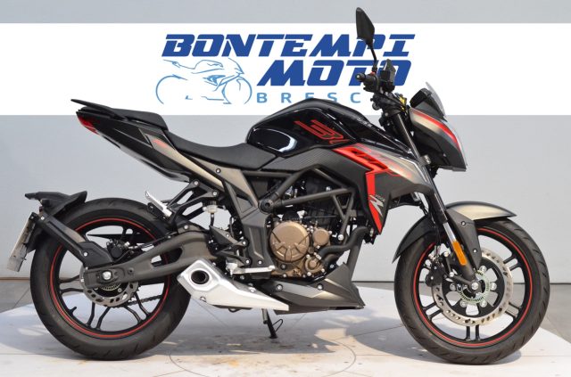 VOGE Brivido 300 R 2023 - 200 KM PATENTE A2 Immagine 0