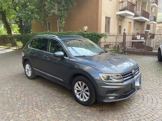 VOLKSWAGEN Tiguan 2.0 TDI SCR DSG Business BlueMotion Technology Immagine 2