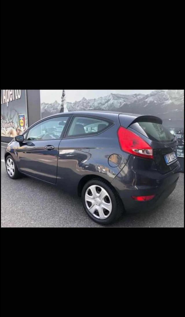 FORD Fiesta + 1.2 82CV 3 porte Immagine 4