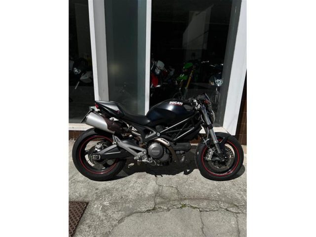 DUCATI Monster 696 Base Immagine 0