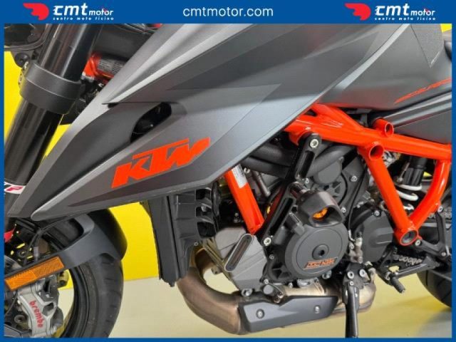 KTM 1290 Super Duke R Garantita e Finanziabile Immagine 3