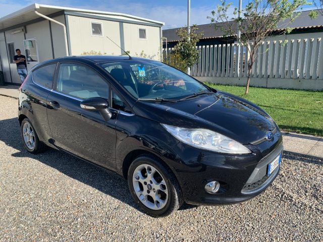 FORD Fiesta 1.2 82CV 3 porte Titanium Immagine 2