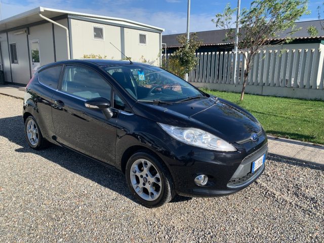 FORD Fiesta 1.2 82CV 3 porte Titanium Immagine 3