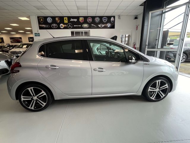 PEUGEOT 208 208 5p 1.2 puretech t GT Line s Immagine 3