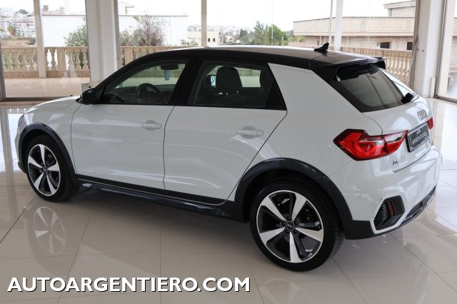 AUDI A1 citycarver 30 TFSI S tronic Identity C. CERCHI 18 Immagine 2