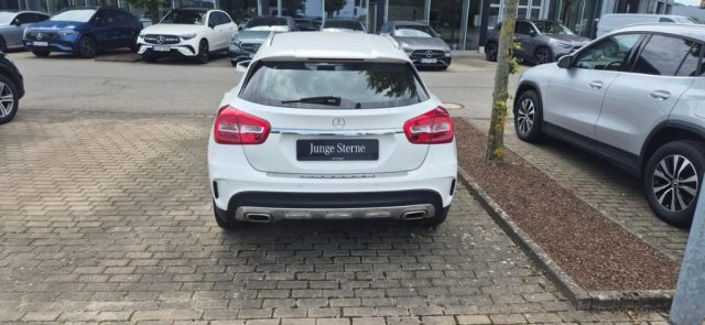 MERCEDES-BENZ GLA 220 d Automatic Premium Amg Immagine 3