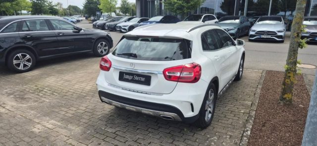 MERCEDES-BENZ GLA 220 d Automatic Premium Amg Immagine 4