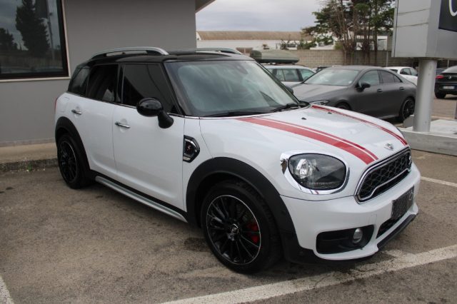 MINI Countryman 2.0 Cooper SD Hype Countryman ALL4 Automatica Immagine 2