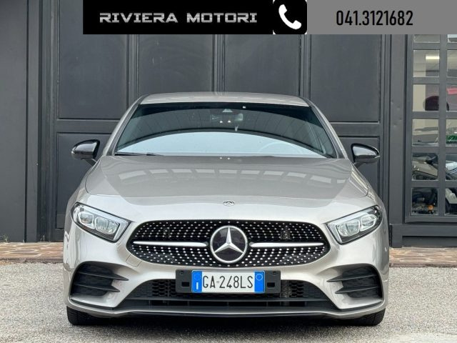 MERCEDES-BENZ A 180 d Automatic Premium Amg  Pacchetto Night Immagine 1