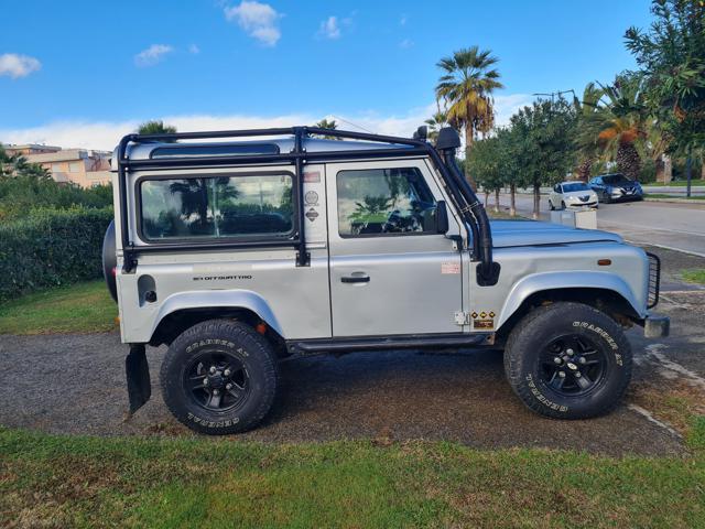 LAND ROVER Defender 90 2.4 TD4 Station Wagon S Immagine 4