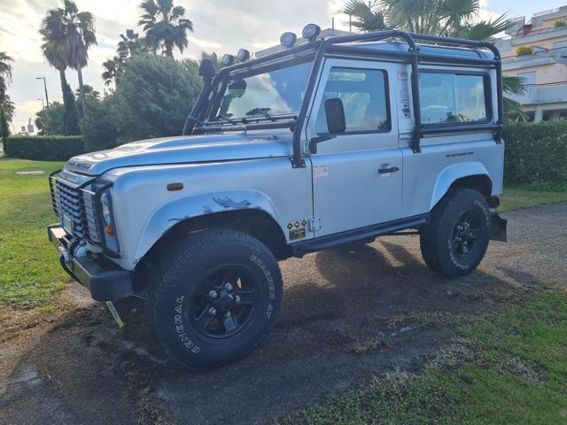 LAND ROVER Defender 90 2.4 TD4 Station Wagon S Immagine 1