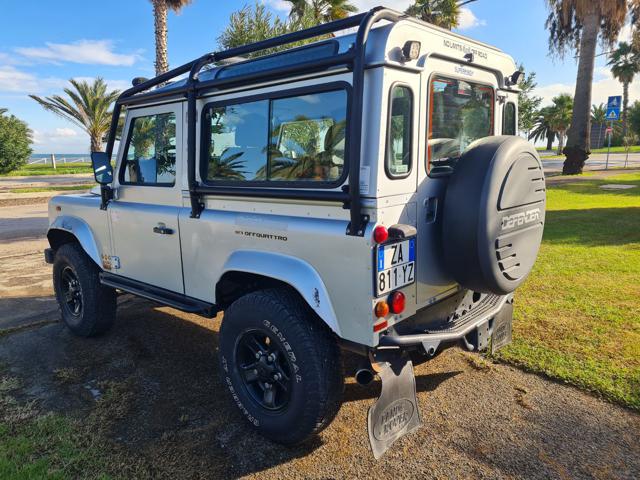 LAND ROVER Defender 90 2.4 TD4 Station Wagon S Immagine 3