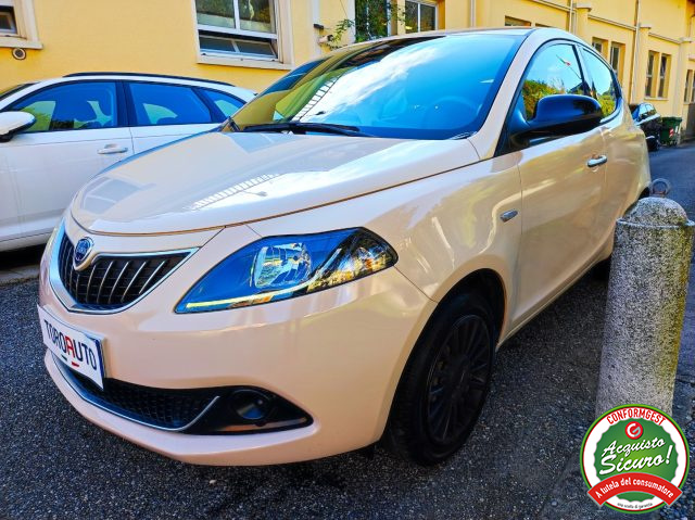 LANCIA Ypsilon 1.0 FireFly 5P Hybrid Ecochic Silver Immagine 1