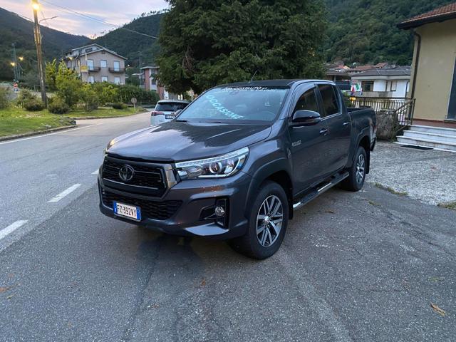 TOYOTA Hilux Executive Immagine 1