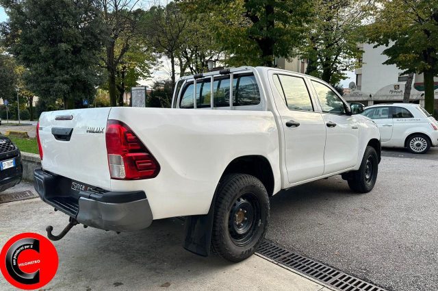 TOYOTA Hilux 2.4 D-4D 4WD 4 porte Double Cab Comfort Immagine 2