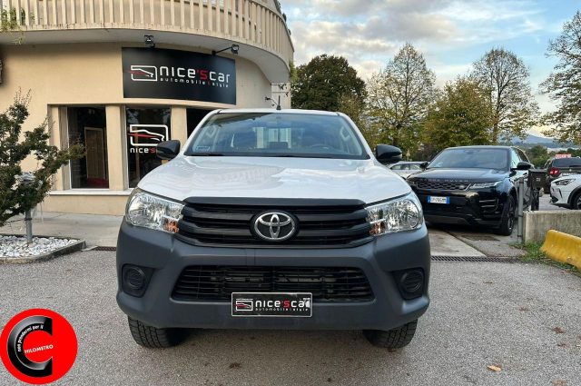 TOYOTA Hilux 2.4 D-4D 4WD 4 porte Double Cab Comfort Immagine 4