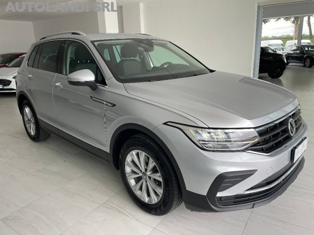 VOLKSWAGEN Tiguan 2.0 TDI 150 CV SCR DSG Life Immagine 1