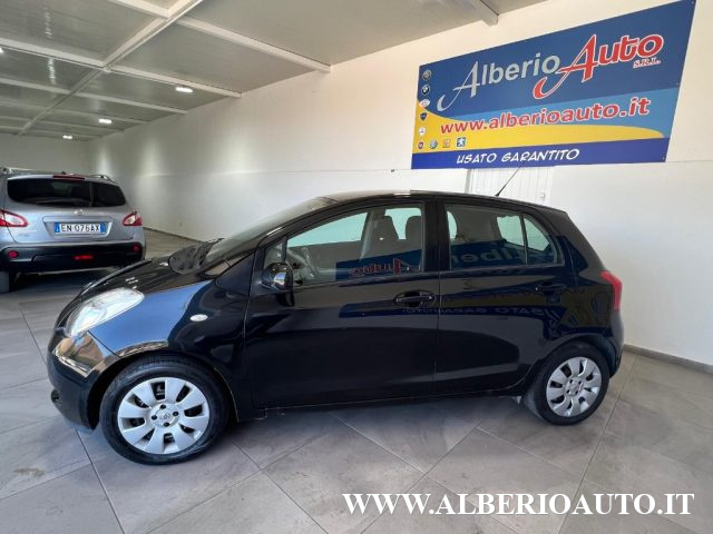 TOYOTA Yaris 1.3 5 porte Immagine 2