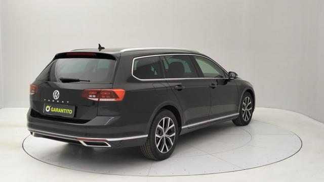 VOLKSWAGEN Passat Variant 2.0 tdi Executive 150cv dsg Immagine 4