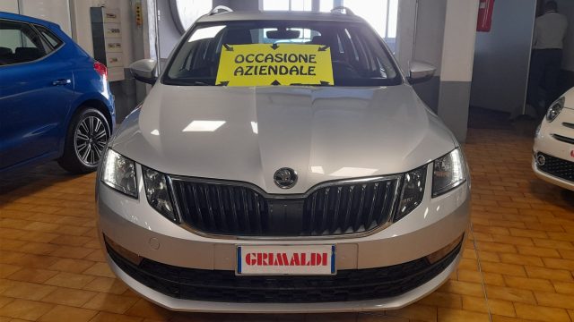 SKODA Octavia 1.6 TDI SCR DSG Wagon Executive NAVI Immagine 1