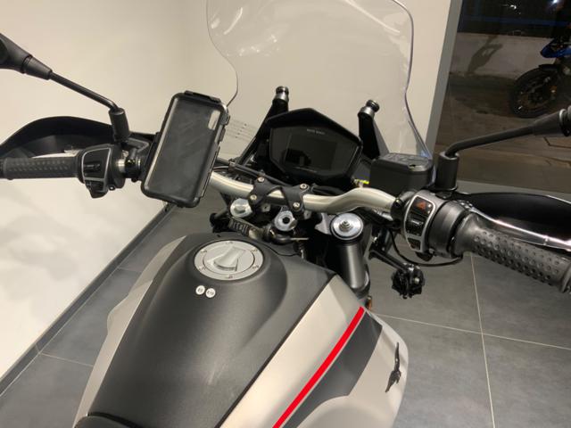 MOTO GUZZI V85 TT TRAVEL FULL Immagine 4