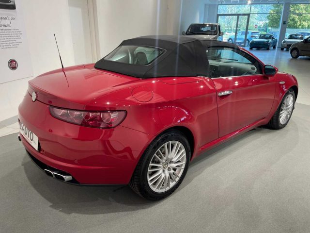 ALFA ROMEO Spider 2.4 JTDm 210CV Immagine 4