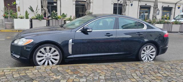 JAGUAR XF 2.7D V6 Premium Luxury Immagine 2