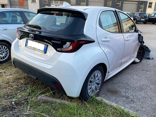 TOYOTA Yaris 1.5 Hybrid 5 porte Active Immagine 1