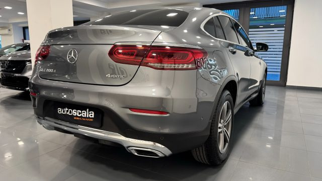 MERCEDES-BENZ GLC 200 d 4Matic Coupé Sport Immagine 4