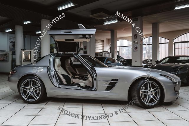 MERCEDES-BENZ SLS AMG|SPECIAL PAINT|CARBON PACK|DESIGNO BICOLOR| Immagine 3