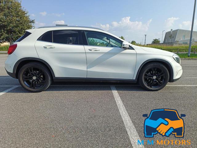 MERCEDES-BENZ GLA 200 CDI Automatic Sport Immagine 3