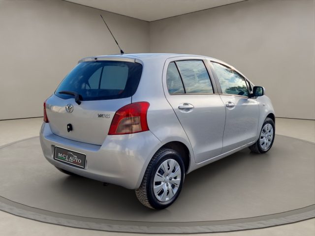 TOYOTA Yaris 1.0 5 porte Immagine 4