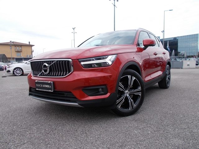 VOLVO XC40 T5 Recharge Plug-in Hybrid Inscription Immagine 1