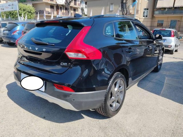 VOLVO V40 Cross Country D2 Business Immagine 3