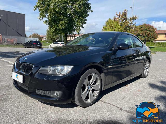 BMW 320 i cat Coupé Eletta Immagine 0