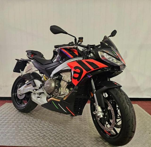 APRILIA Tuono 660 FACTORY Immagine 0