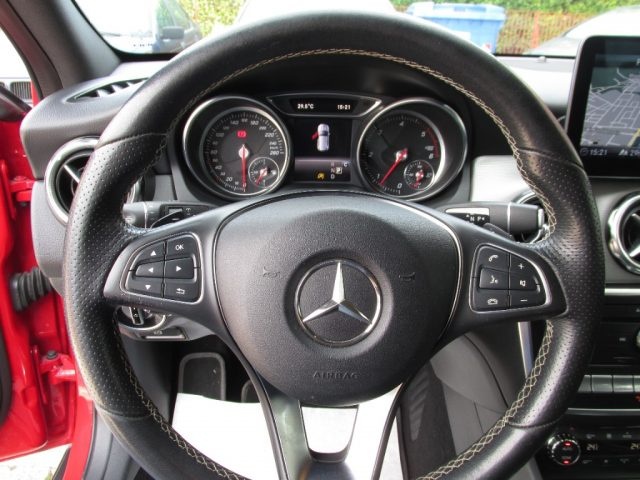 MERCEDES-BENZ GLA 200 d Automatic Sport -IVA ESPOSTA- Unico Proprietario Immagine 4