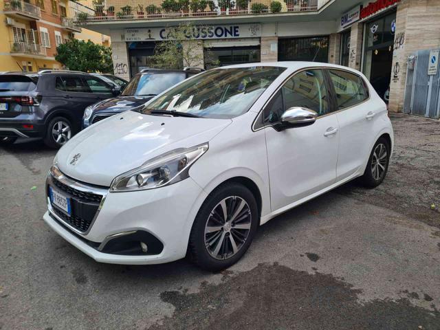 PEUGEOT 208 PureTech 82 5 porte Allure Immagine 1