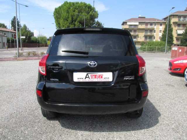 TOYOTA RAV 4 Crossover 2.2 D-4D 177cv Luxury -CONDIZIONI OTTIME Immagine 3